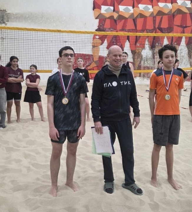 Все играем ! Поздравляем ребят:
Олег и Иван 🥇💐
Даш...